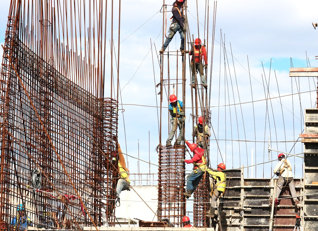 Licensed construction professionals at work in Tampa Bay
